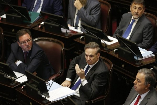 El PJ se unió en el Senado y se aprobó el freno a las tarifas