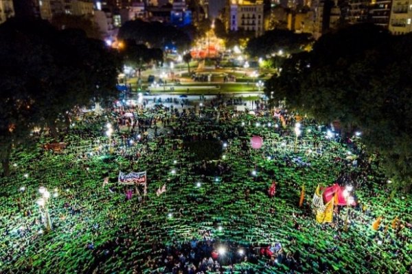 Una multitud volvió a marchar bajo el lema sin aborto no hay Ni Una Menos