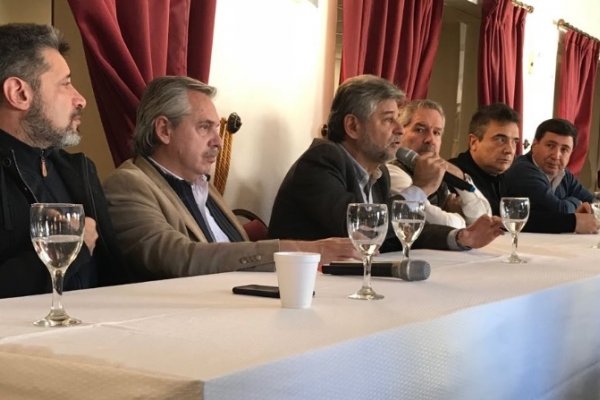 Con un llamado a la unidad, la oposición nacional pidió en Corrientes enfrentar el ajuste de Macri