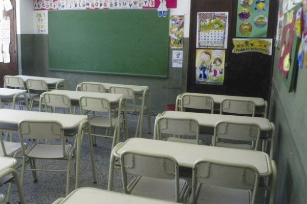 Todos los sindicatos de docentes de Corrientes se sumaron al paro general del lunes contra el ajuste