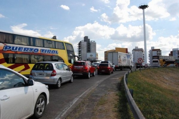 Puente General Belgrano: Tránsito cortado por una manifestación del lado chaqueño