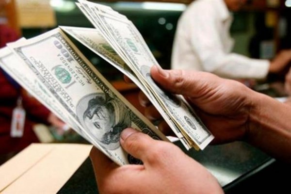 Luego de tres caídas, el dólar sube cinco centavos a $ 27,73