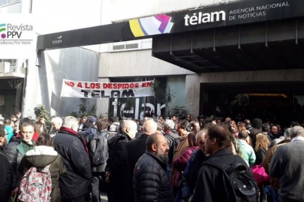 Los trabajadores de Télam toman los edificios por los despidos