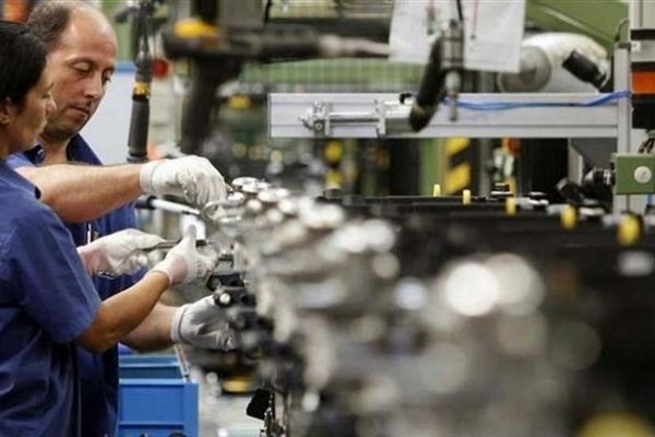 La actividad industrial bajó un 0,9% en mayo, después de 12 subas en fila