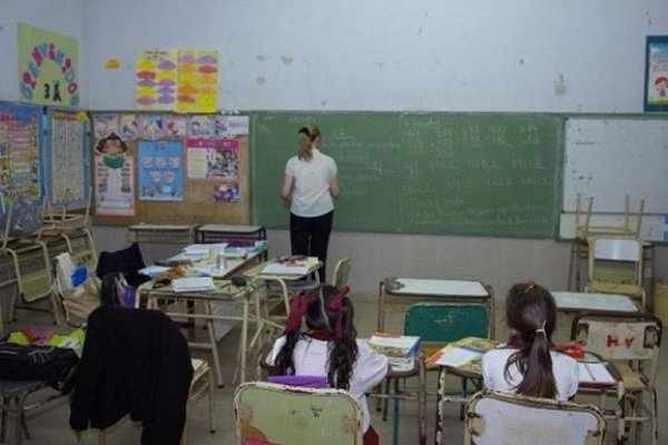 Cierre de aulas: otra señal de ajuste que preocupa en Corrientes por la inestabilidad docente