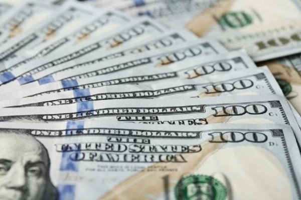 El dólar bajó un peso a lo largo de la semana y cerró a 28,64 pesos