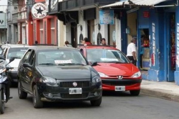 Corrientes: la tarifa mínima del remis aumentaría a $35