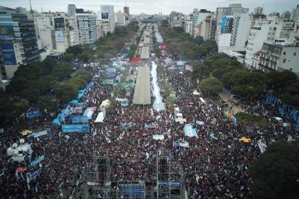 Masiva movilización contra el acuerdo con el FMI: La independencia no se negocia