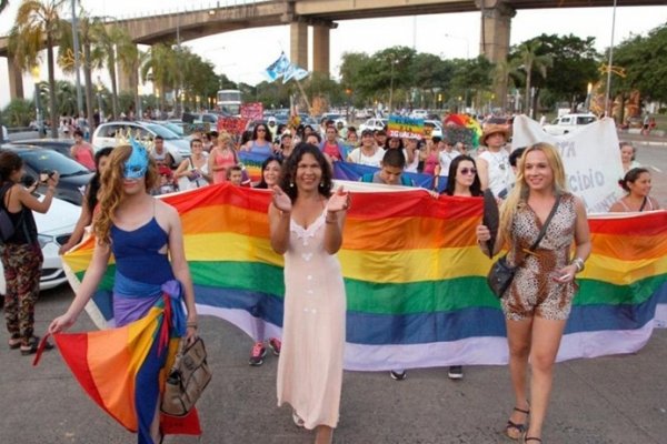 Corrientes no cumple con la ley: transexuales exigen la cobertura total de operaciones