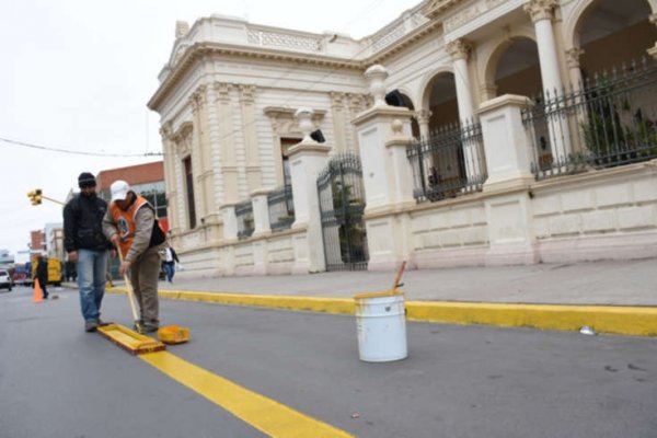 La Municipalidad señaliza sendas y espacios para transporte escolar