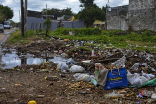 Bañado Norte: Además del mal olor por los desagües crecen los basureros urbanos