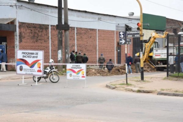 Sin señales de nuevos pavimentos la municipalidad de Corrientes empezó a reparar la calle Medrano