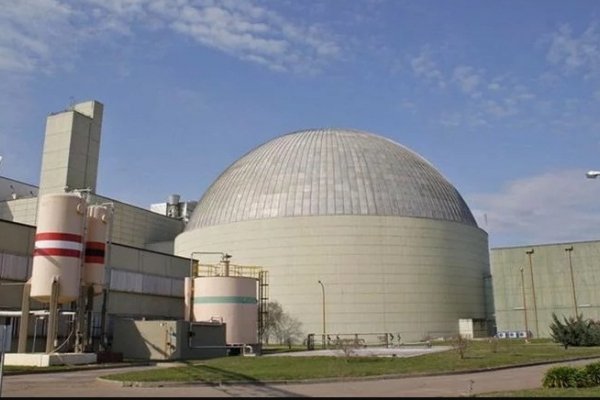 Despidieron a 250 empleados de la central nuclear Atucha