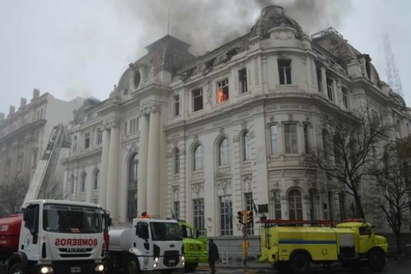 Se incendió el Banco Nación