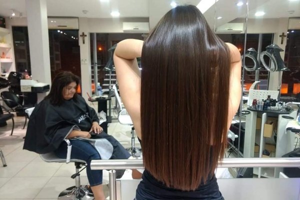 Tratar el cabello fino y quebradizo  en el Salón de Sandra Espínola