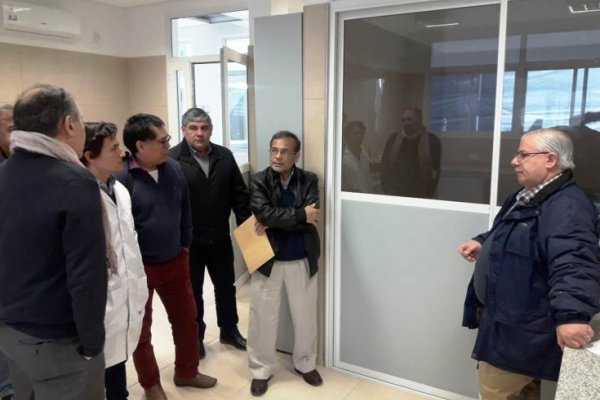 Cardozo recorrió obras en los hospitales Geriátrico y Escuela