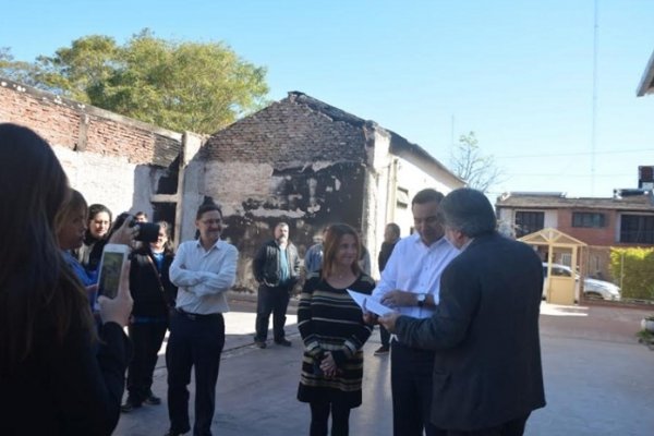 Valdés junto a la Ministra de Educación recorrieron obras en escuelas de Capital