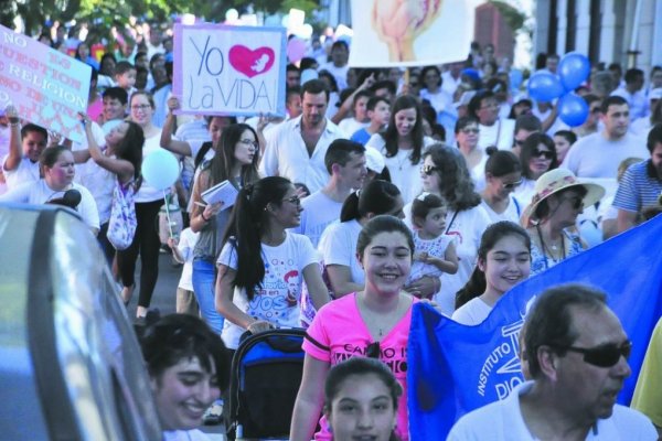 Masiva marcha de correntinos por las dos vidas