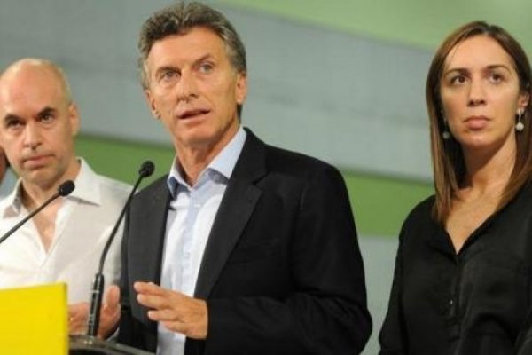 Macri achicaría ministerios y mostró respaldo a Peña