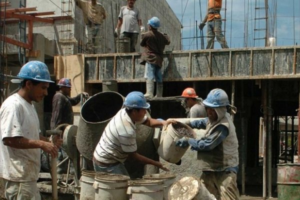 Empresarios anticipan al menos 40 mil despidos en el sector de la Construcción