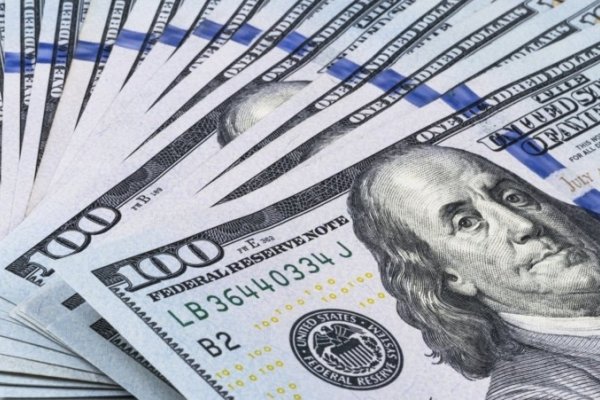 El dólar abre estable a $37,81