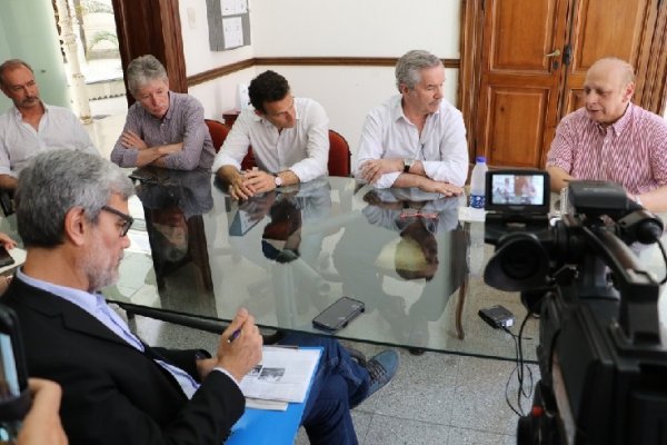 Felipe Solá visitó a Martínez Llano