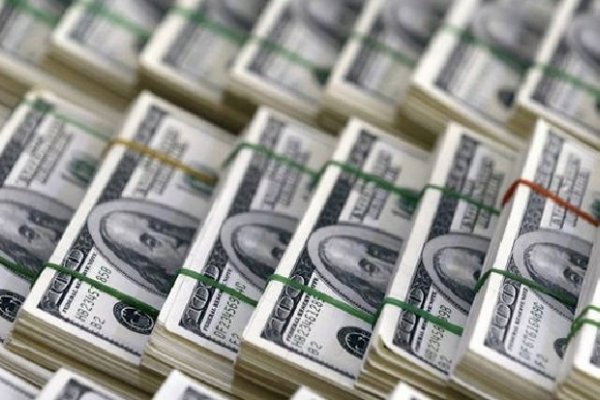 El dólar cerró en $38,91 y en la semana cayó 7%