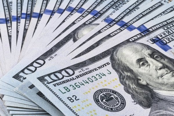 El dólar cedió otros 39 centavos y cerró a 38,19 pesos