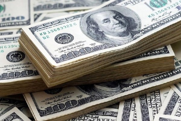 El dólar cerró a $37,77, su valor más bajo en un mes y medio