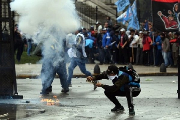 Incidentes frente al Congreso: al menos 27 detenidos y tres heridos