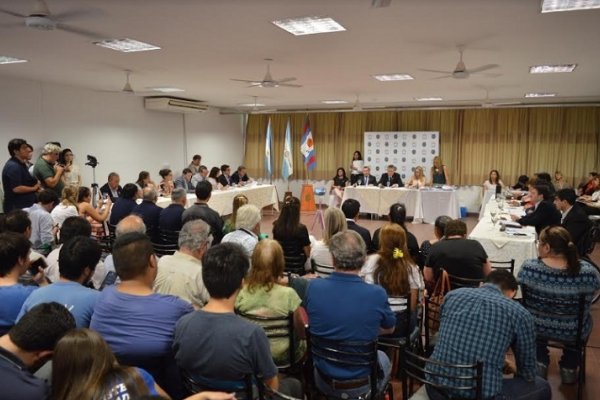 El Concejo sesionó en la Facultad de Ciencias Exactas de la UNNE