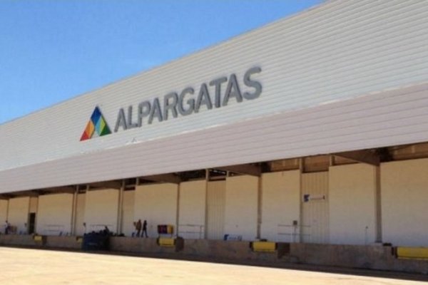 Alpargatas cierra fábrica en Chaco y despide a todos sus trabajadores