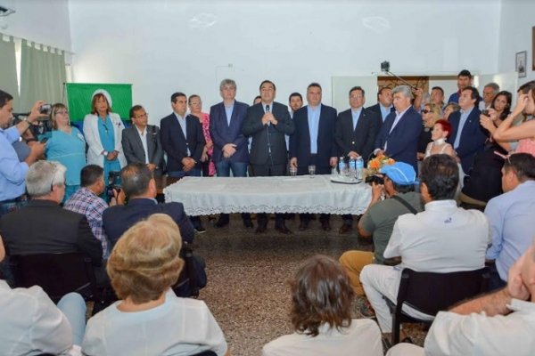 Valdés reiteró el compromiso del Gobierno con el funcionamiento del Centro Oncológico de Curuzú