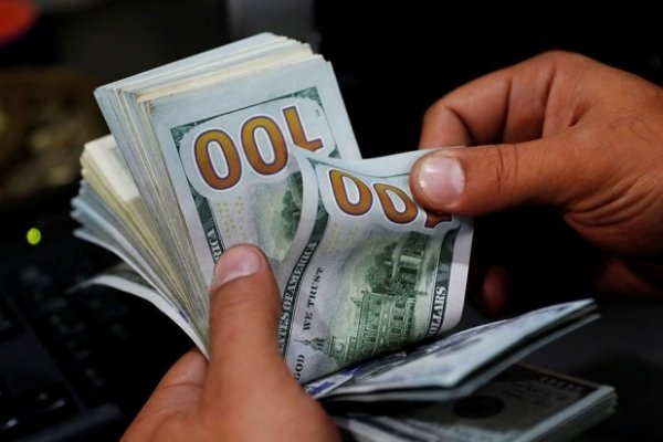 El dólar bajó 19 centavos y cerró a $36,53