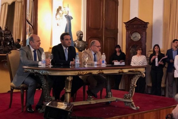 Llegó el canciller Jorge Faurie