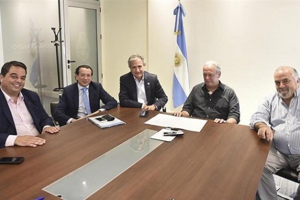 Gremio de estatales amplió paritaria al 25% anual y sumó un bono de fin de año por $ 5.000