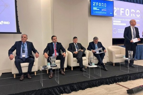 En Washington, Valdés participó del Foro del BID para optimizar la gestión fiscal