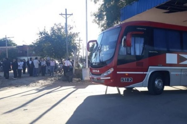 El paro de colectivos seguiría hasta el martes