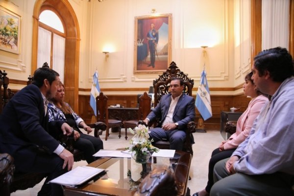 El Gobernador Valdés recibió a intendentes del centro provincial