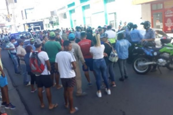 Cortes de tránsito por marcha de manifestantes que rechazan la creación del parque Nacional Iberá