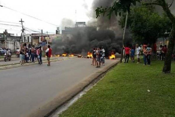 Vecinos esperan por Tassano y la Dpec