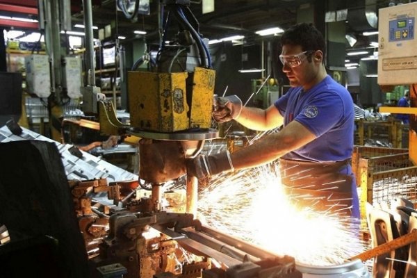 Según la UIA, la actividad industrial cayó 9,4% en noviembre