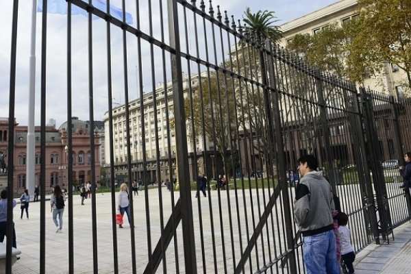 La Justicia dictaminó que las rejas de Plaza de Mayo son ilegales