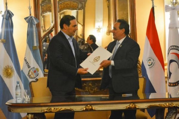 Corrientes y Paraguay sellaron convenio para el intercambio orientado al desarrollo turístico