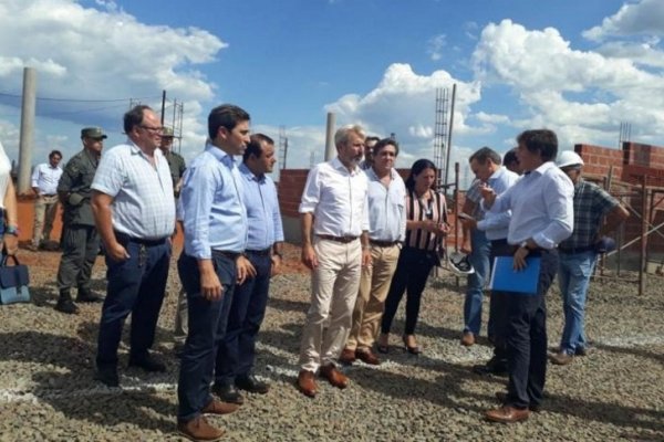 Frigerio recorre obras en Posadas antes de su visita a Yacyreta con Valdés