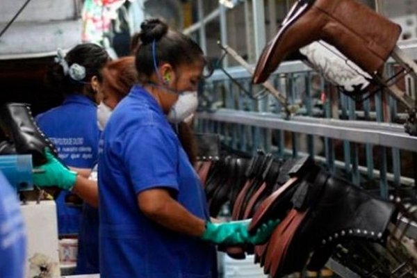 Crisis en el mercado laboral: 130.000 puestos de trabajo formal menos