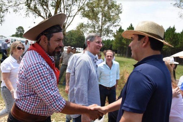 Valdés mostró a los embajadores el potencial ecoturístico del Iberá