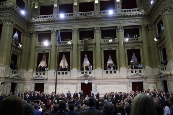 Congreso: El Presidente anunció un aumento del 46% de la AUH