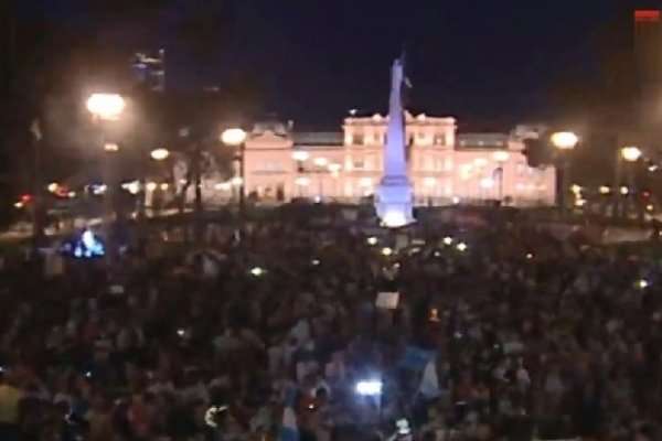 Tras el discurso de Macri, indignación y masivo ruidazo en Plaza de Mayo