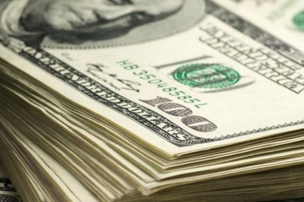 El dólar saltó 4,3% al récord de $ 43,50